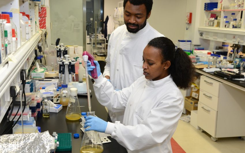 Ruth Bekele & Alewo idoko-Akoh in the lab